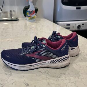 Brooks Women's Adrenaline GTS Shoes - Purple and Pink